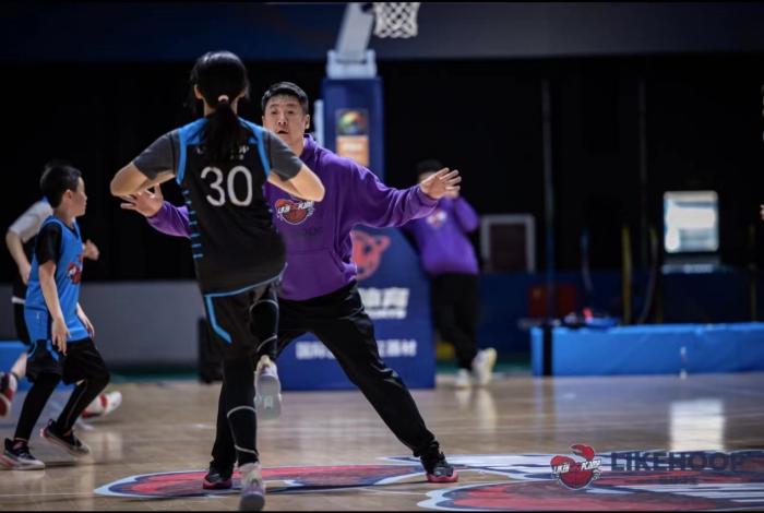 LIKEHOOP篮球课堂寒假集训圆满收官 二七基地科技