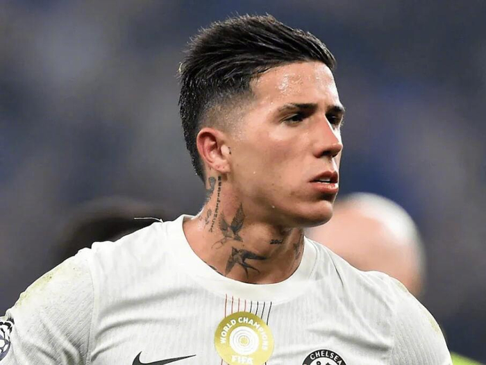 切尔西副队长恩佐情绪失控引争议队友不满球队