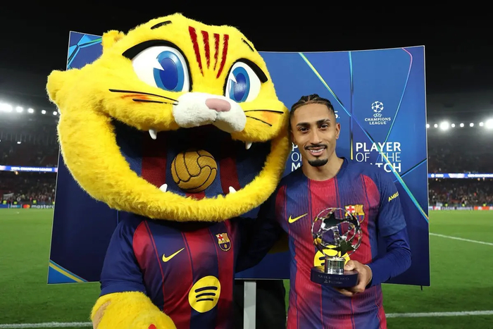 纽卡7-2惨败巴萨，英超硬度难挡西甲控球哲学