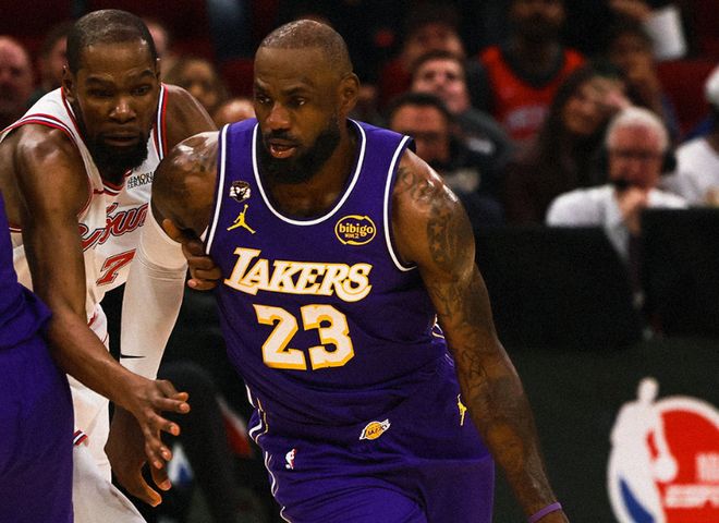 詹姆斯高效轰30分率湖人双杀火箭 7连胜巩固西部